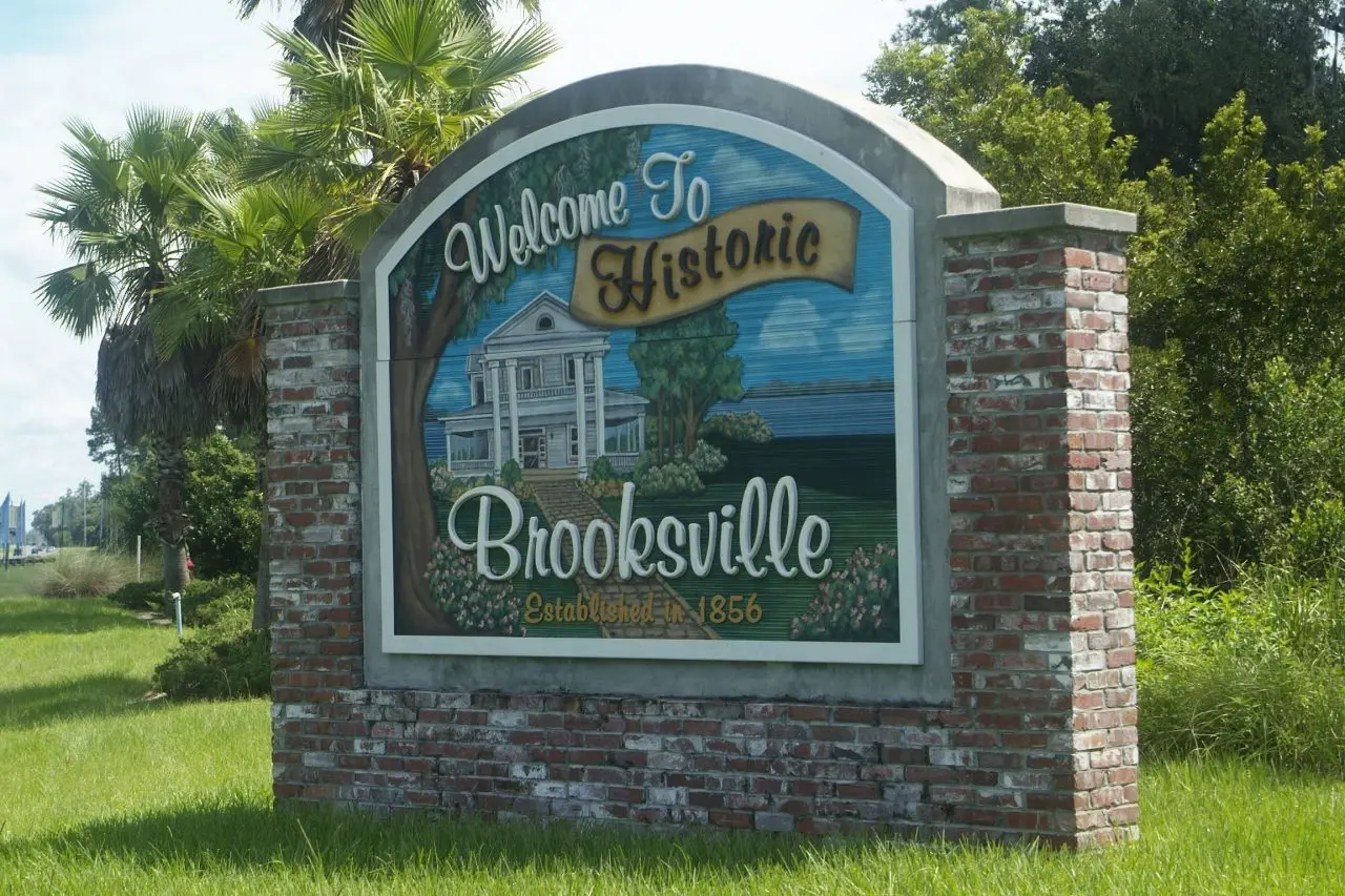 Brooksville, Fl  34601,34604,34613 brooksville sign1 1024x683 1 1280x853