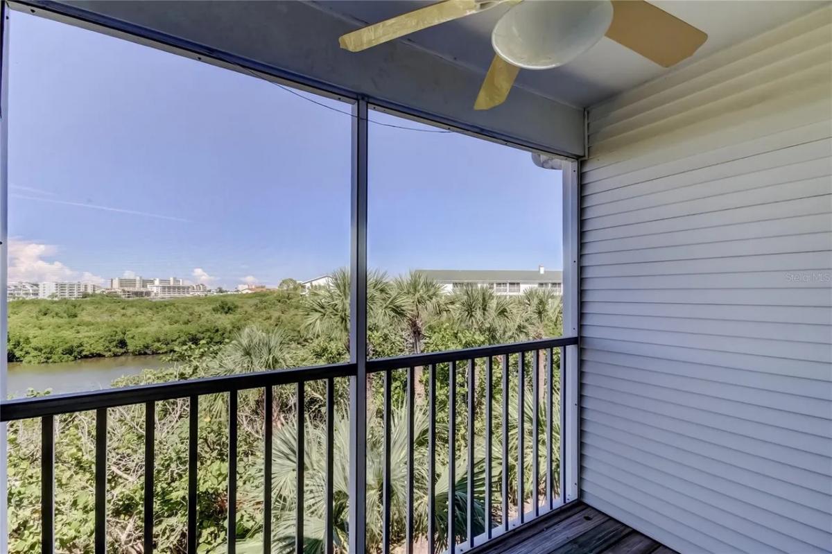 Step inside this BEAUTIFUL 3 bedroom, 3 bath, Move-in-Ready townhome situated near the Intracoastal Waterway in the highly sought-after, park-like setting of the Tara Cay South community. - Image# 16