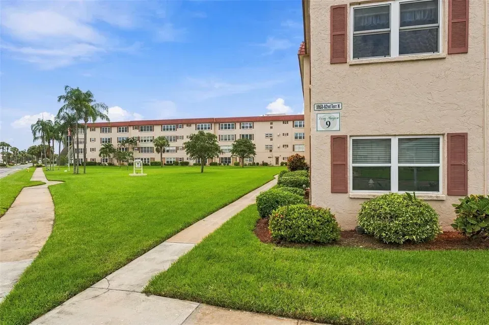 9950 62nd Ter N Apt 408, Saint Petersburg, FL 33708 - Image# 2