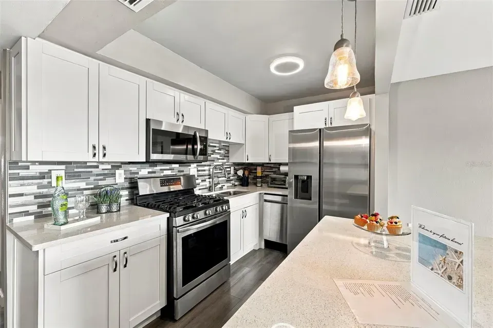 9950 62nd Ter N Apt 408, Saint Petersburg, FL 33708 - Image# 8